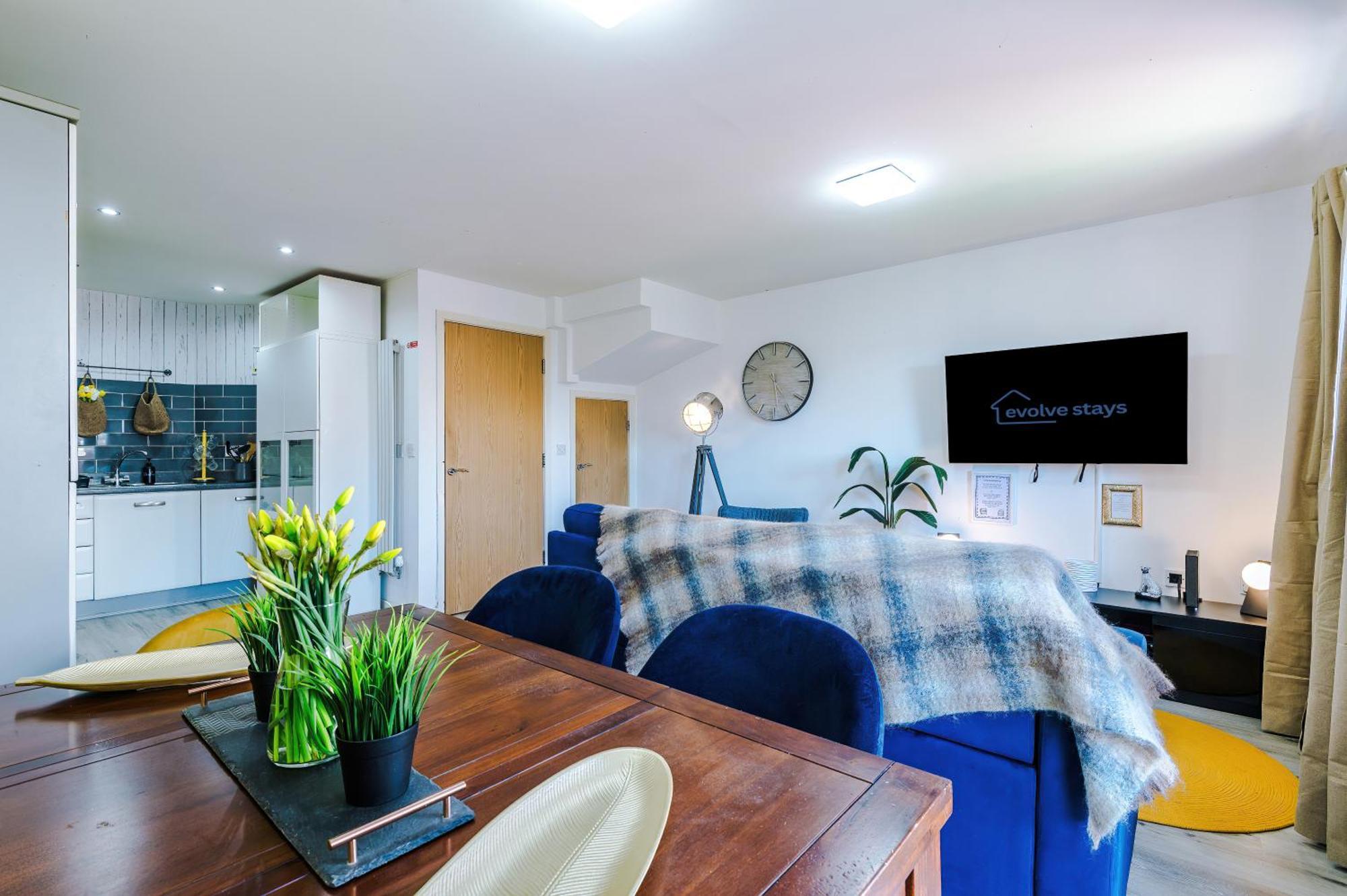 Huge 5 Bedroom Townhouse In Salford, Free Parking, Sleeps Up To 11 Guests Apartamento Manchester