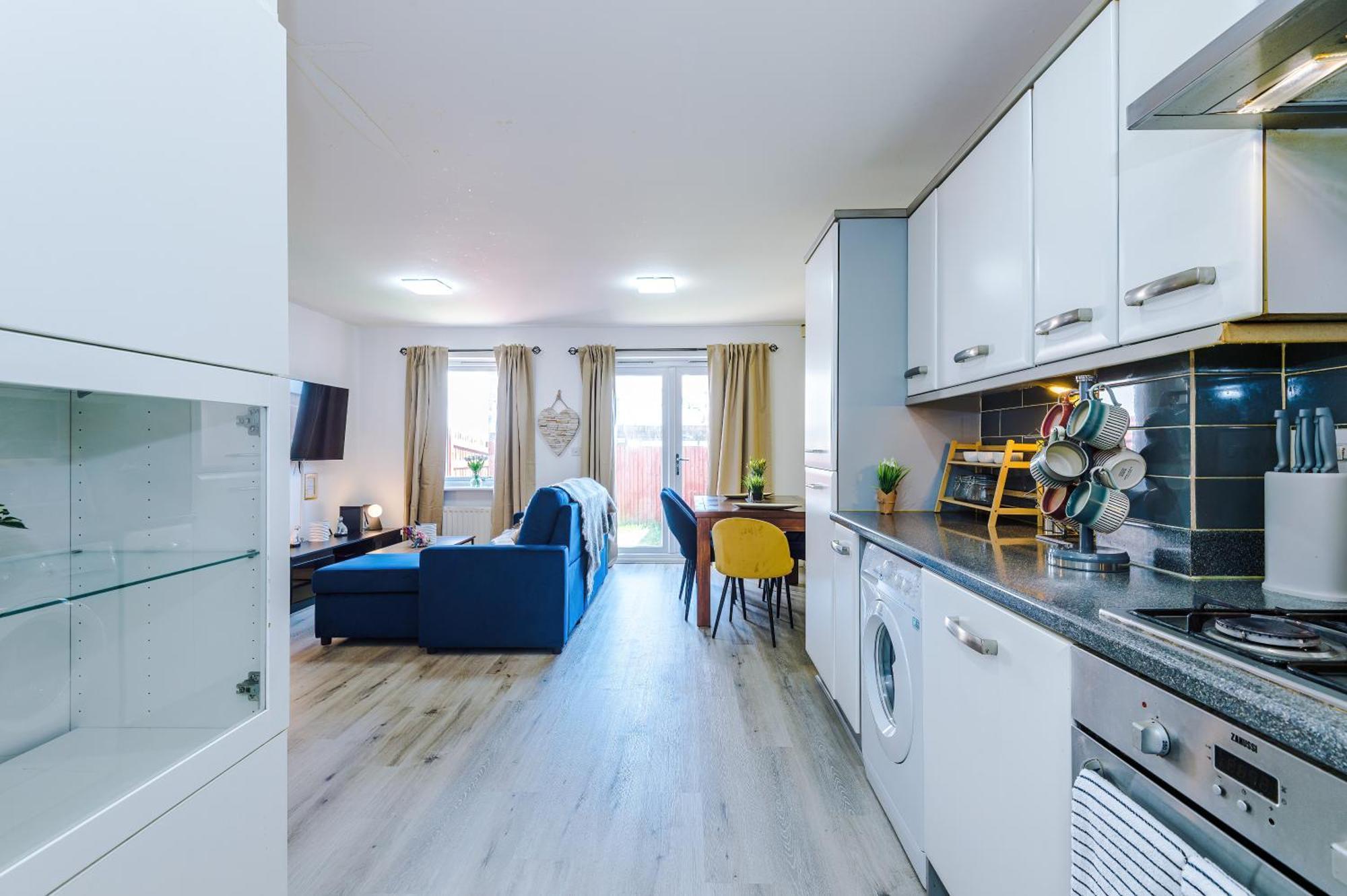 Apartamento Huge 5 Bedroom Townhouse In Salford, Free Parking, Sleeps Up To 11 Guests *