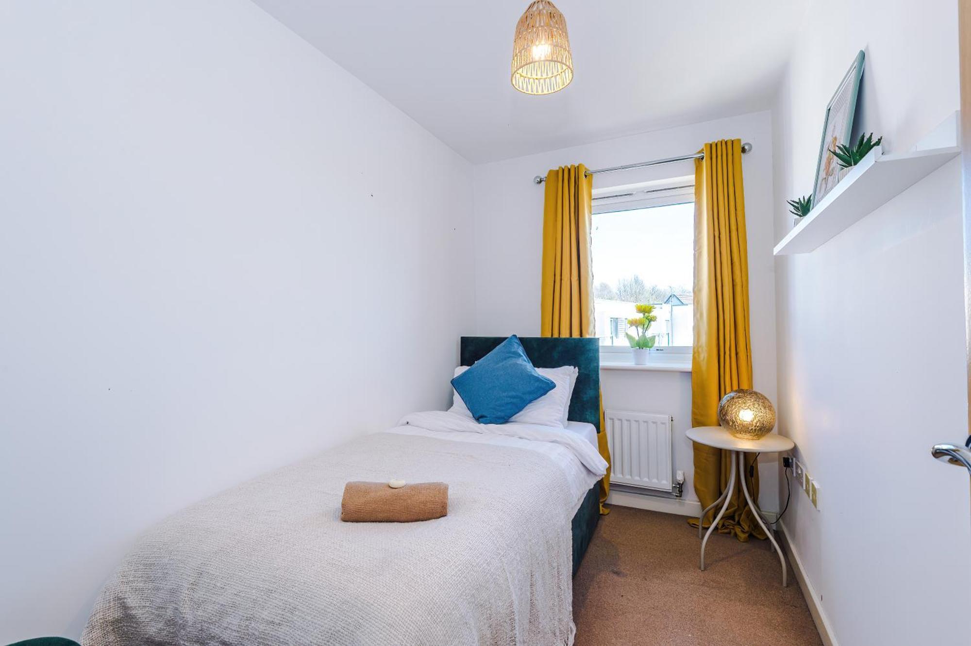 Huge 5 Bedroom Townhouse In Salford, Free Parking, Sleeps Up To 11 Guests Apartamento Manchester